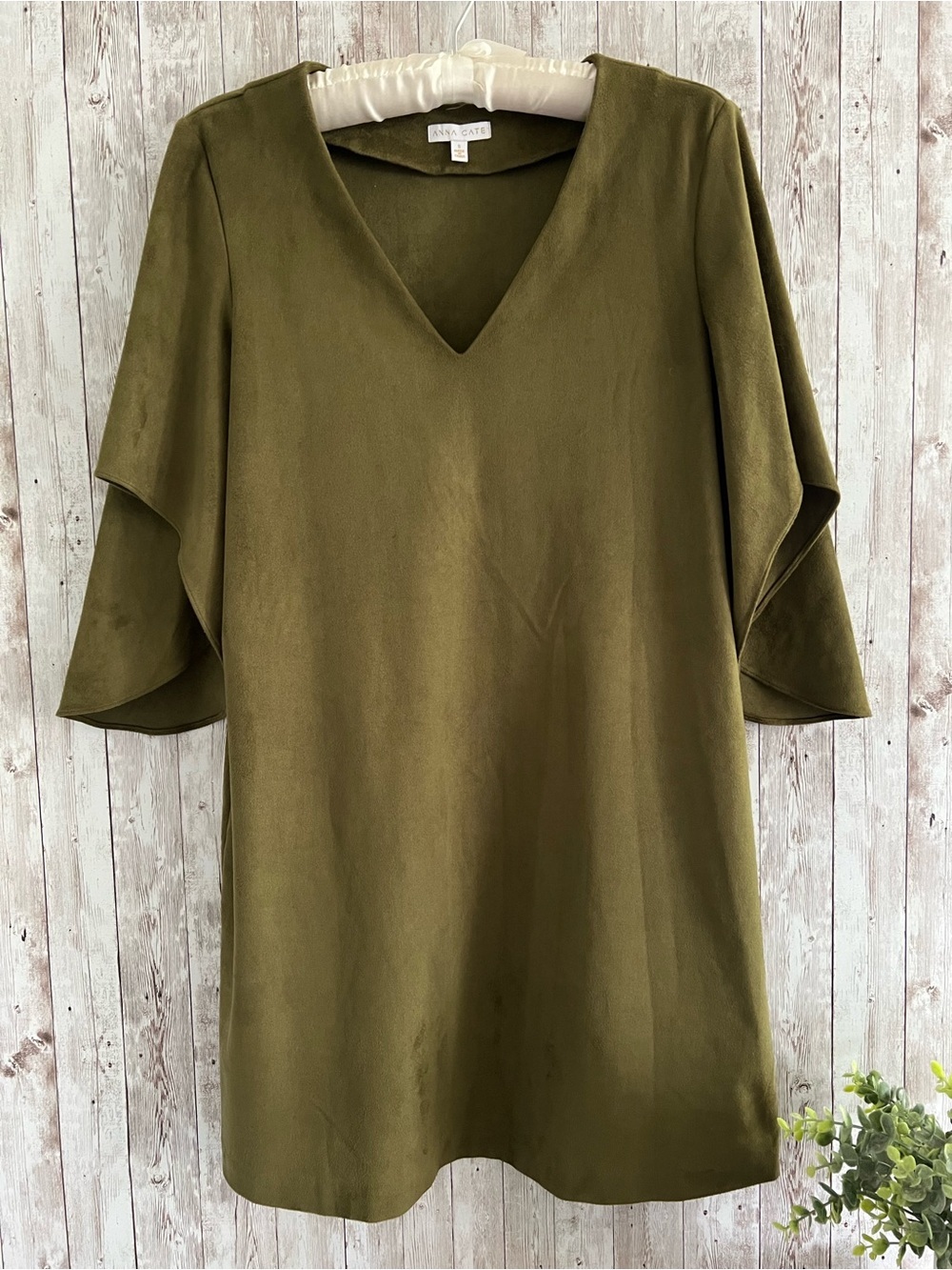 Anna Cate Olive Green V-Neck Mini Dress 3/4 Sleeve Cocktail Festival Small